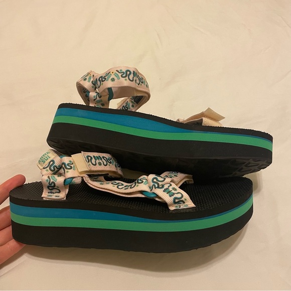Teva × Anna Sui Flatform Universal Sandals - Picture 3 of 5